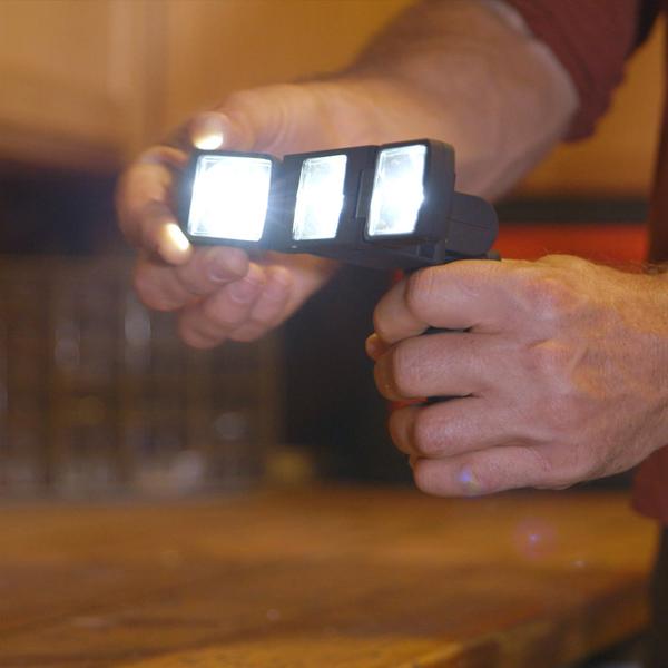 Panta Tri Bright leistungsstarke 3-Komponenten-Taschenlampe inkl. Multifunktionswerkzeug